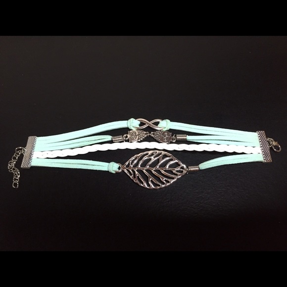 ♦️Bundled&Sold♦️ Pretty Owl Leaf Infinity Bracelet - Picture 2 of 3