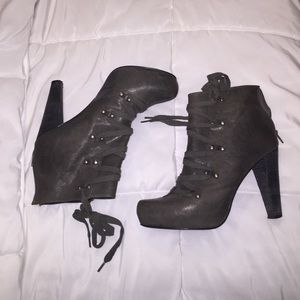 Trouve booties