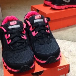 Womens Nike Dual Fusion Sneakers