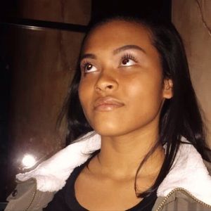 Meet your Posher, Naomi