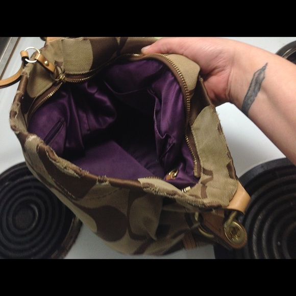 Coach purse - Picture 3 of 4