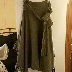 Cute  knitted skirt!