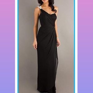Black one-shoulder gown