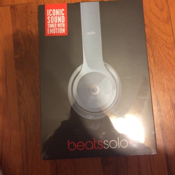 BRAND NEW NEVER OPENED BEATS BY DRE SOLO 2