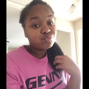 Meet your Posher, Vanessa