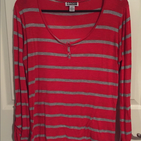 Quarter length sleeve top