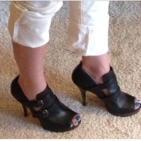 Coach Heels - Picture 3 of 4