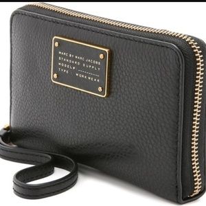 NWOT Marc by Marc Jacobs wristlet