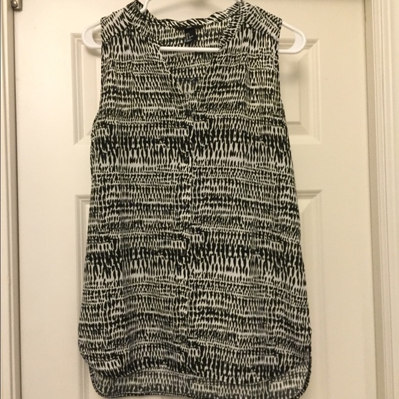 Black and white sleeveless top