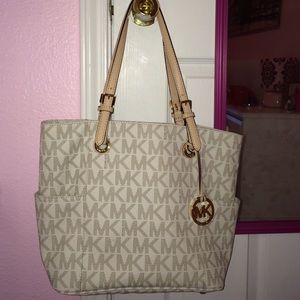Michael Kors Jet Set Tote