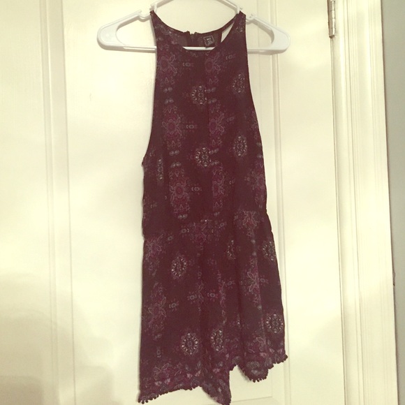 Me to We by Pacsun Keyhole Romper