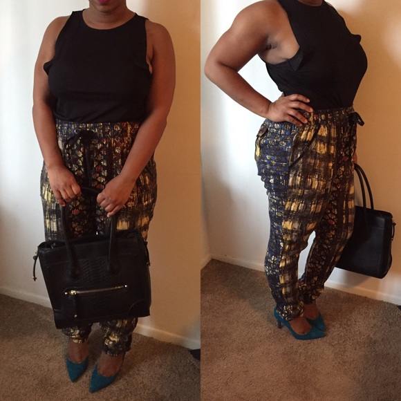 💥ONE LEFT; ATID CLOTHING AVA TANK💥 SALE - Picture 3 of 3