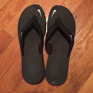 Black Nike Flip Flops