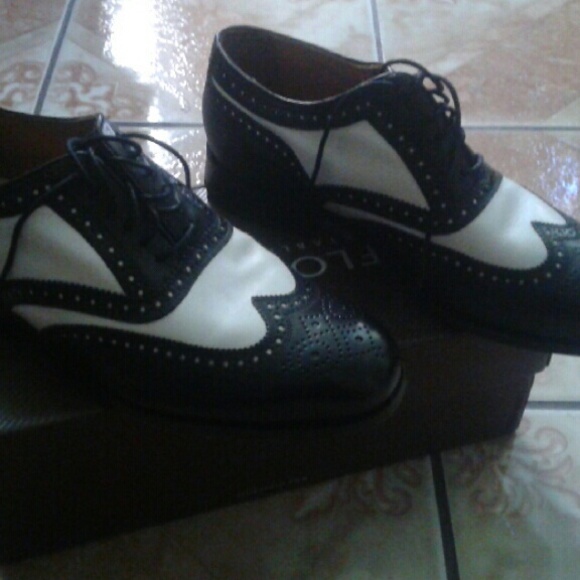Spectator shoes