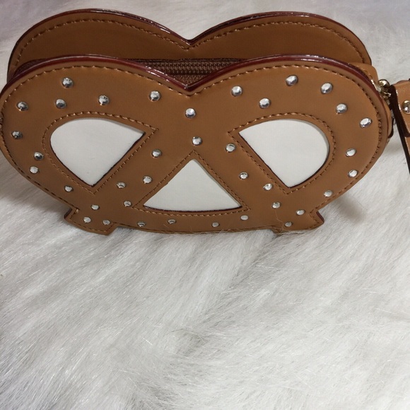 Kate Spade Pretzel Wristlet - Picture 3 of 4