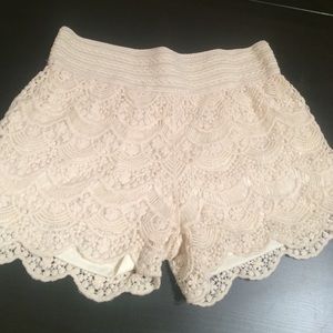 Delusive cotton lace shorts