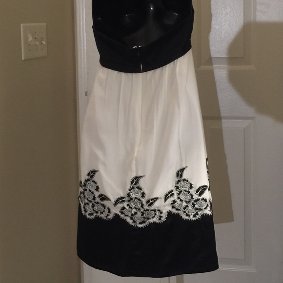 BCBGMAXAZRIA 🎉🎉 SALE🎉🎉 PRICE AS MARKED! 🎉🎉🎉 - Picture 4 of 4