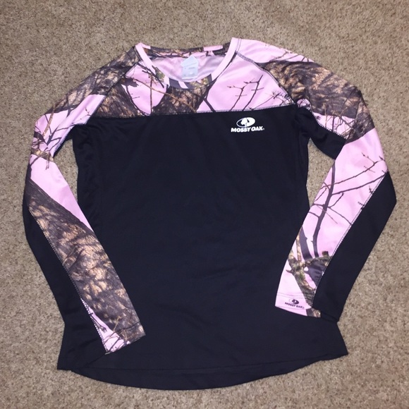 ❌SOLD❌Mossy Oak Hunting Long Sleeve MODELED