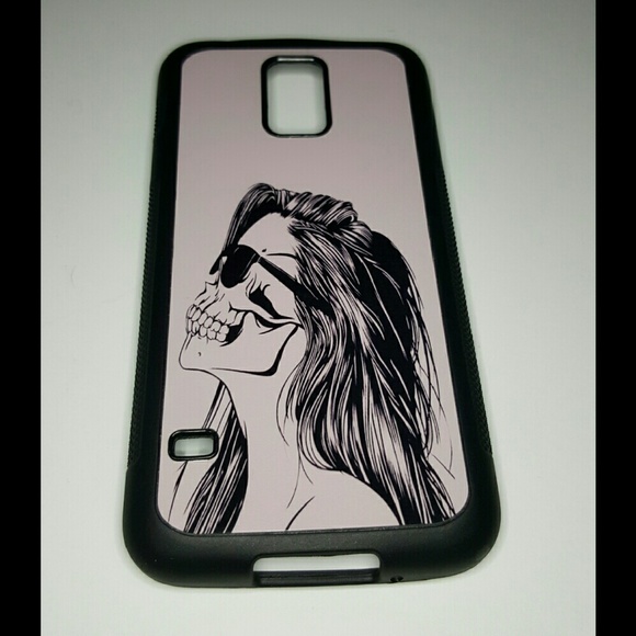 Cell Phone Case Bundle - Picture 2 of 4