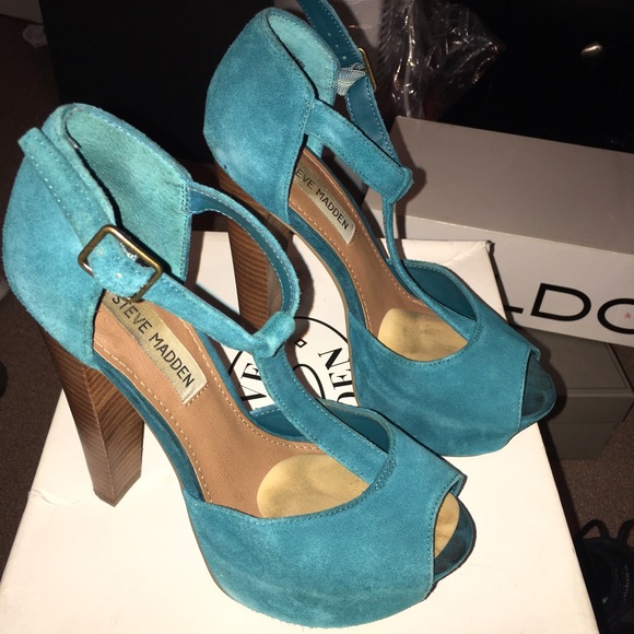 Teal suede platforms by Steve Madden size 6