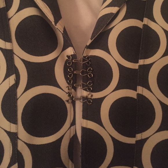 Gorgeous São Paulo jacket🎉 - Picture 2 of 4