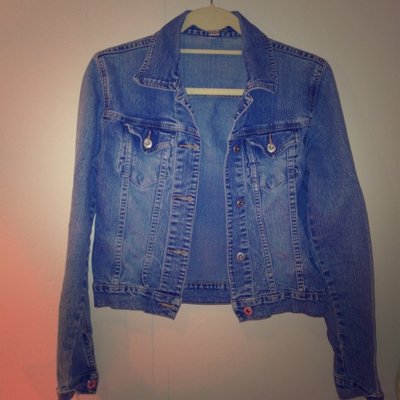 Forever 21 Cropped Denim Jacket Size Small