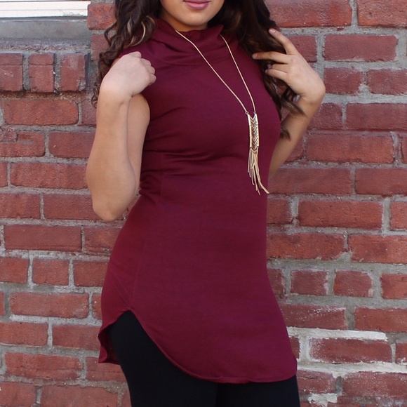 Burgundy turtleneck short sleeve blouse