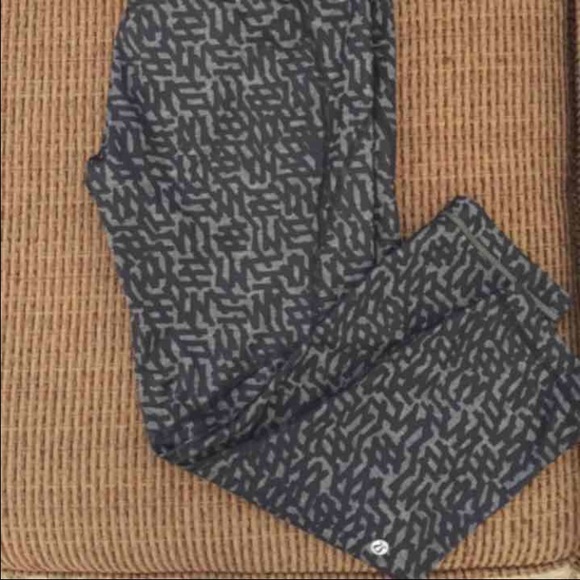 Lululemon all sport crops - Picture 2 of 3
