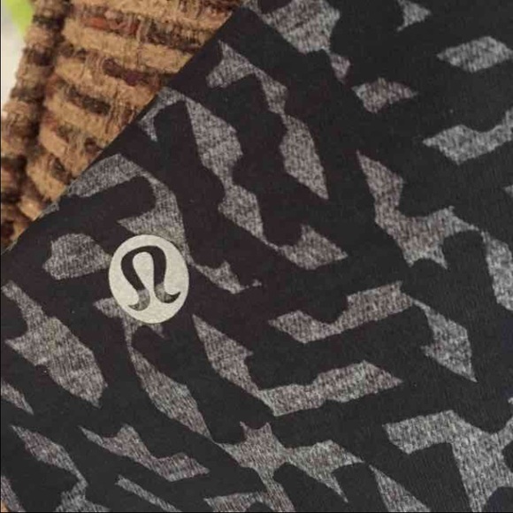 Lululemon all sport crops - Picture 3 of 3