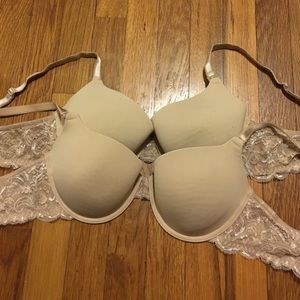 2 Nursing bras