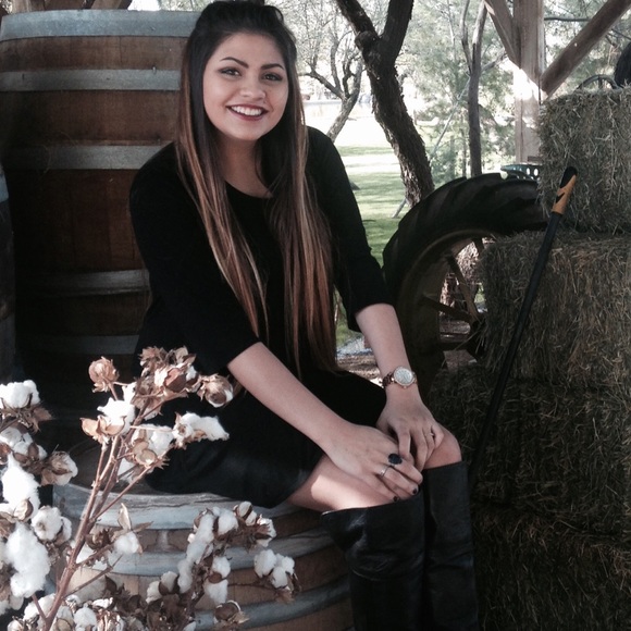 Meet your Posher, Monica