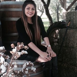 Meet your Posher, Monica