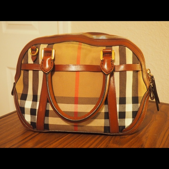 Additional photos of Burberry Small Orchard