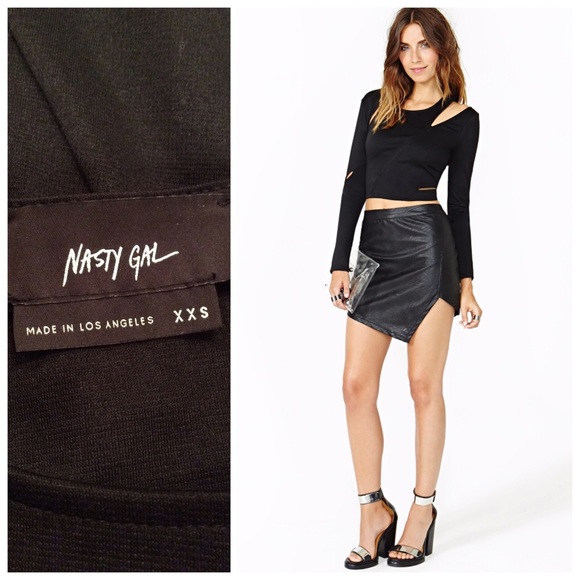 Nasty Gal Tops - ▪Nasty Gal | Zip Along Crop Top▪️