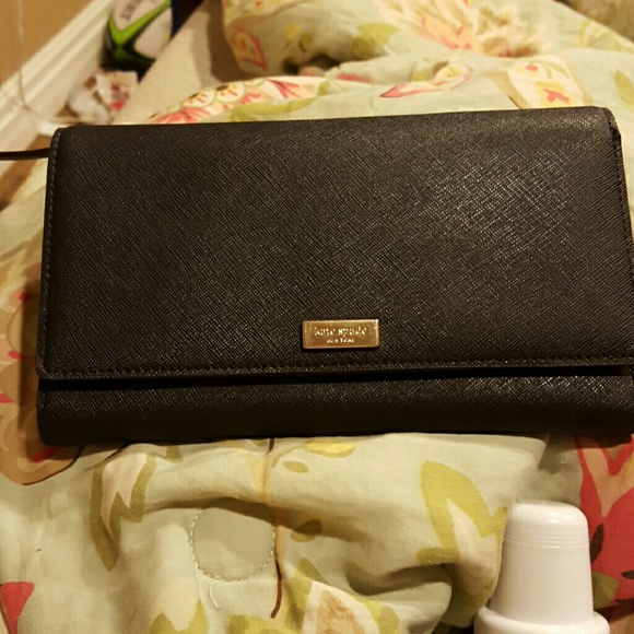 Kate Spade Travel Wallet