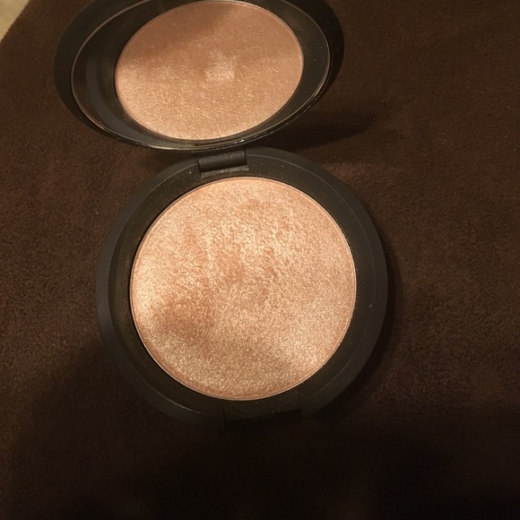 Becca shimmering skin perfector in champagne pop