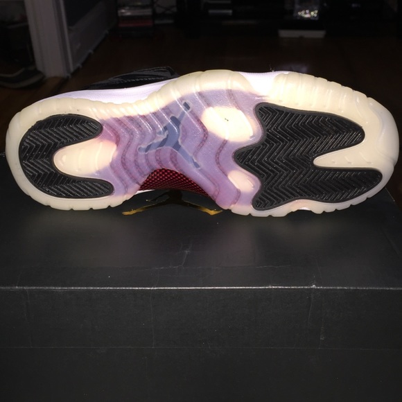 Jordon 11's 72-10 - Picture 3 of 6