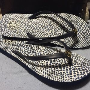 Tory burch flip flops - size 9