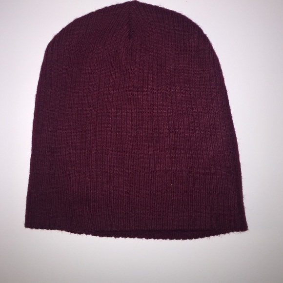 BURGANDY BEANIE ❤️