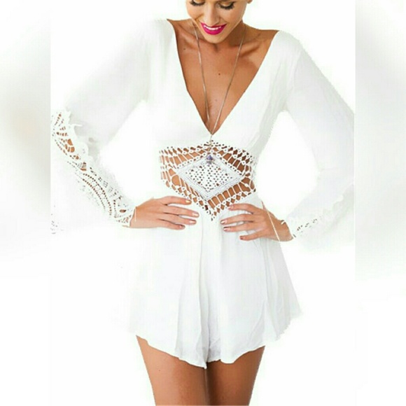 Beautiful White Romper Jumper Size Medium - Picture 4 of 4