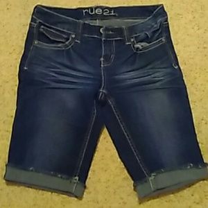 Rue21 capris