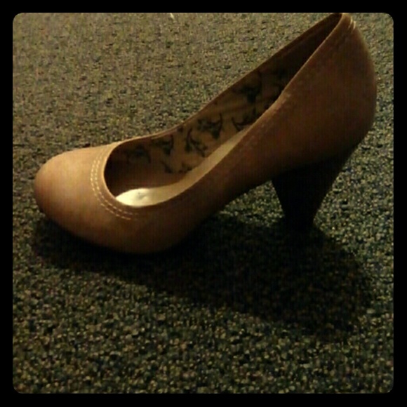 Beige pumps