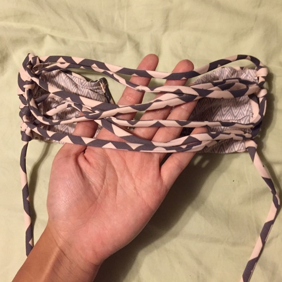 ❌SOLD❌Acacia top - Picture 2 of 4