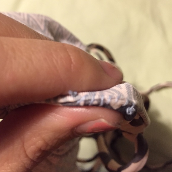 ❌SOLD❌Acacia top - Picture 3 of 4