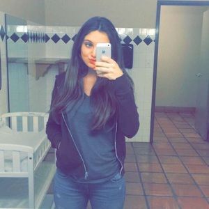 Meet your Posher, Priscilla