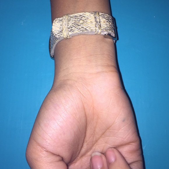 Watch - Picture 2 of 3