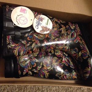 NWT Sak rain boots size 8 lined with faux fur