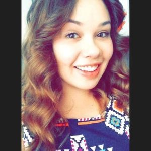 Meet your Posher, Cyntia