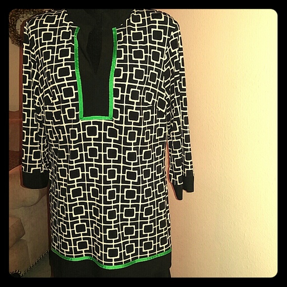 Printed blk & white tunic too.