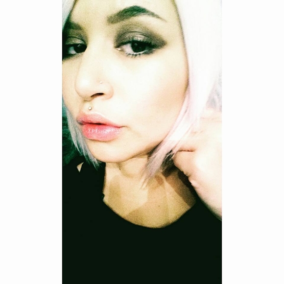 Meet your Posher, Ashley - Picture 1 of 1